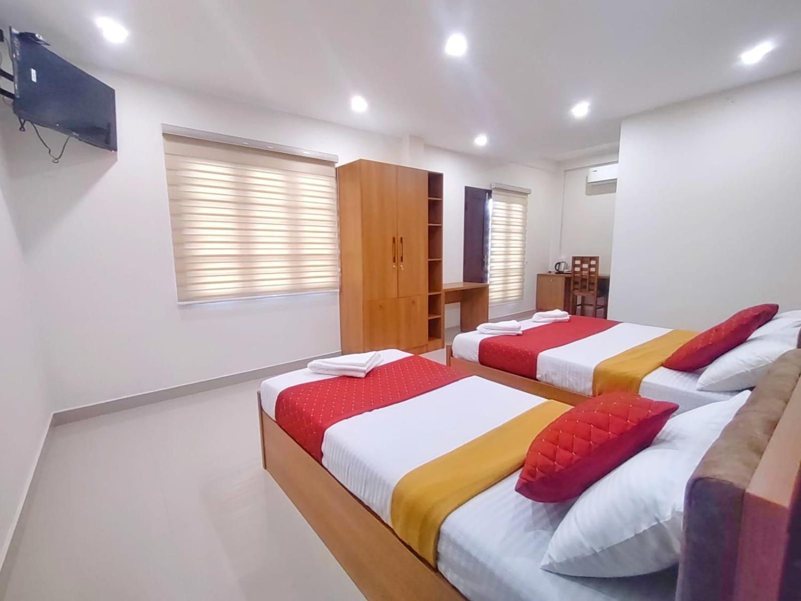 Lavender Arcade Lägenhet Kochi Exteriör bild